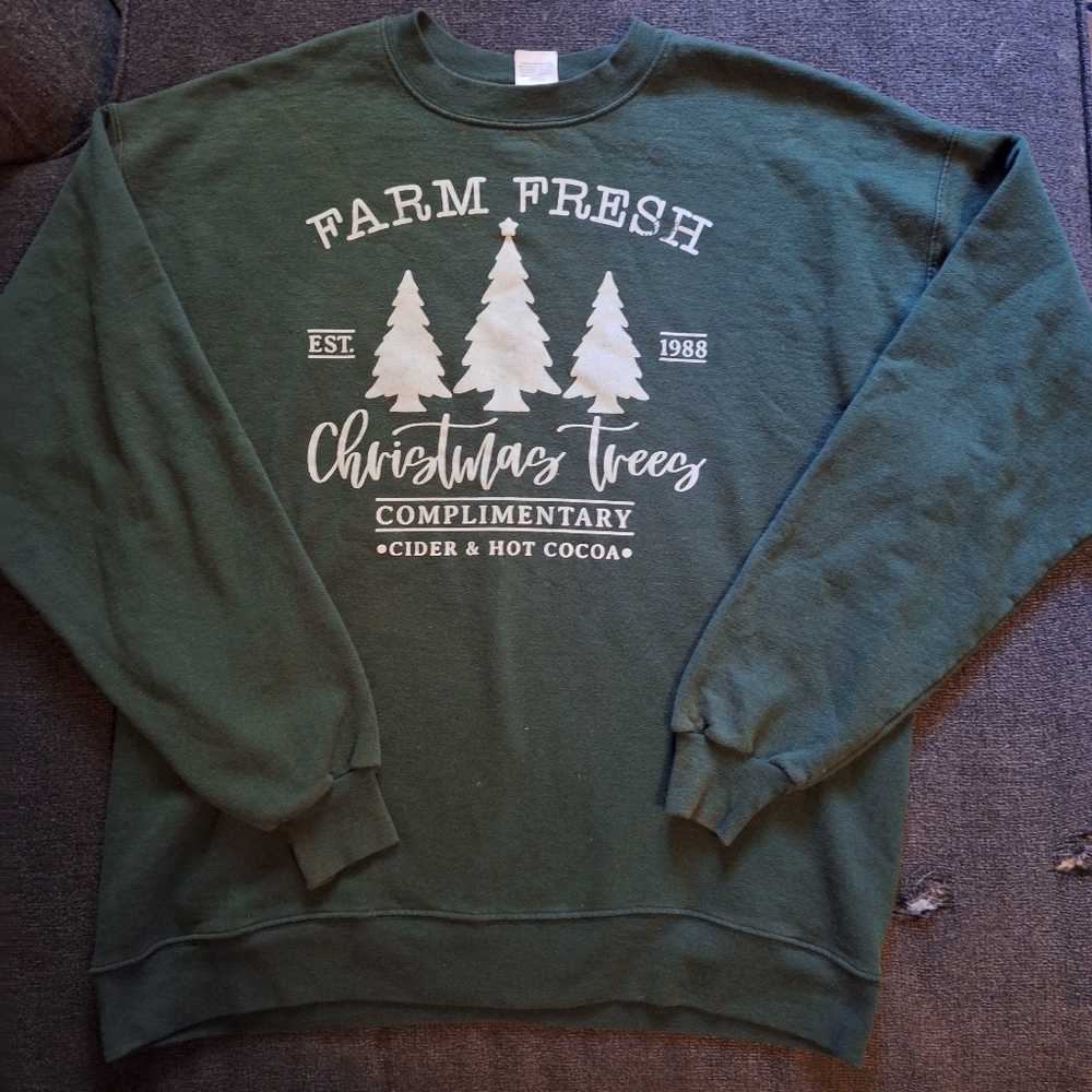 *[[Hanes]]* Vintage style christmas tree sweatshirt.